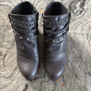 Sugar Women's Gray Ankle Boots